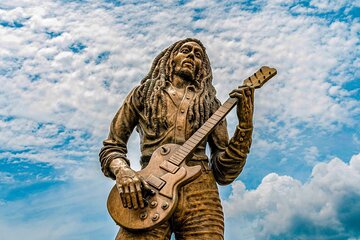 Bob Marley Mausoleum & Dunn’s River Falls Private Tour 