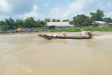 Full-Day with Lunch & Pick up to Cu Chi Tunnels and Mekong Delta