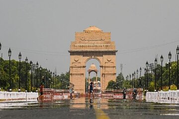Evening Delhi city tour with pickup transfer