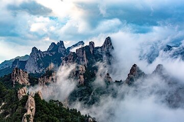 Mount Seorak and Naksansa Temple One Day Tour from Seoul