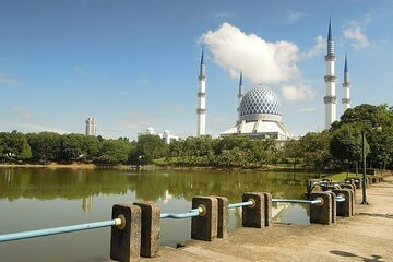 Blue Mosque and Batu Caves Private Tour from Kuala Lumpur