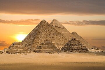 Visit Egyptian Museum and Giza pyramids with Lunch From Sharm 