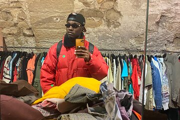Vintage Shopping Tour in Paris with a Guide