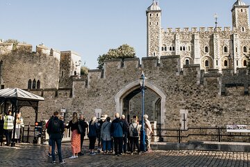 Tower of London Tour with Crown Jewels & Cruise