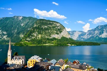 Private Full-Day Tour to Lake Town Hallstatt from Passau or Linz