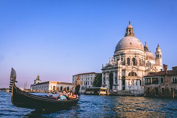 Private Transfer inside Venice by boat or from airport van+boat