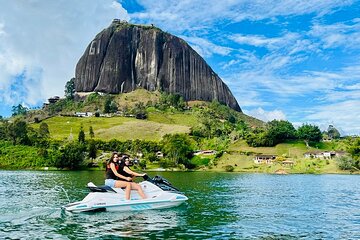 Jet ski in Guatapé Antioquia