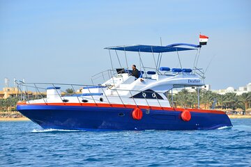 Private Boat To Dolphin House Snorkeling with Lunch : Hurghada