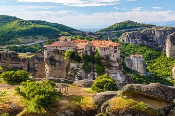 Athens: 3-Day Trip to Meteora with Guided Tours, Museum & Hotel