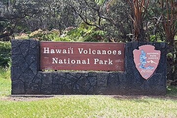 Hilo-6 Hour Private Tour-Volcanoes NP, Rainbow Falls and more. 