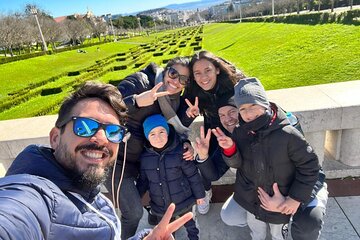 2 Hour Tuk Tuk Tour - Lisbon Chiado & Principe Real
