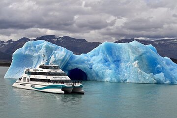 Full Day Experience on Luxury Gourmet Cruise in Patagonia