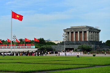 Full Day Private Luxury Tour with Cyclo in Hanoi