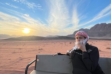 Full Day 4x4 Classic Desert Tour with overnight in private tent 