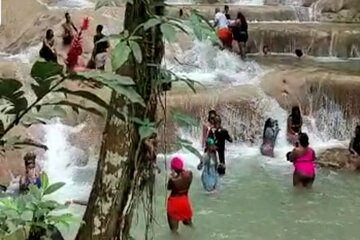 Private Day Tour To Dunn River Falls and Tubing