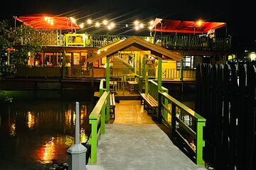 Houseboat Restaurant and Grill for Dinner Private Transportation 