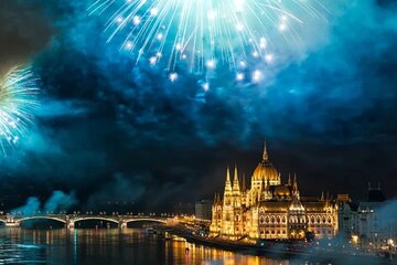 Budapest Cocktails & Fireworks Cruise 