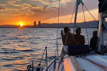 Barcelona Sunset Cruise with Open Bar of Cava and Snacks