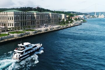 Bosphorus Yacht Cruise with Stopover on the Asian Side - (Morning or Afternoon)