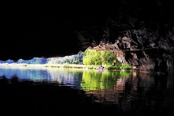 Private Ninh Binh Luxury Day Tour (Tam Coc, Mua Cave, Cycling)