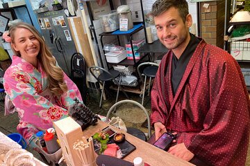 Nishiki Market Walking Food Tour with Local guide