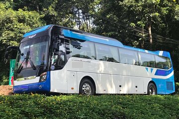 Private Bus from Ho Chi Minh Airport SGN to Ho Chi Minh Hotels