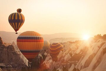 1-Hour Hot Air Balloon Tour in Cappadocia Goreme Valley