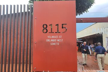 Full-Day Apartheid Museum and Soweto Tour
