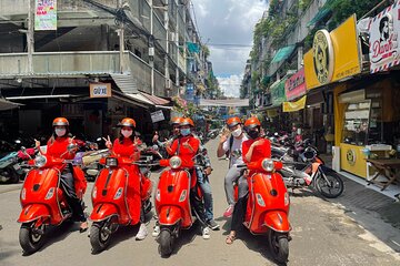 The insider's Hanoi + Train Street 4,5 Hours Female Ao Dai Riders