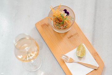 Cheers to 6 Dairing Wines tasting and food pairing in Athens