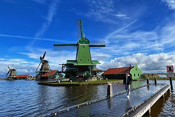 Zaanse Schans and Giethoorn Unique Day Trip with Boat Cruise