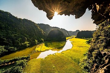 Private Luxury Day Tour: Thien Ha cave - local family - Trang An 