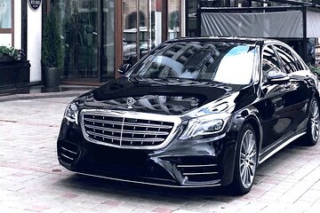 Private Transfer: Lisbon to Lisbon Airport LIS in Luxury Car