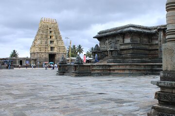 Belur and Halebidu Private Day Tour with Guide,Entrances & AC Car