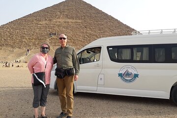 Private Tour to Pyramids and Egyptian Museum with Khan El Khalili