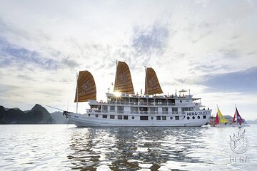 Hera 2-Day Cruise to Explore Halong Bay from Hanoi