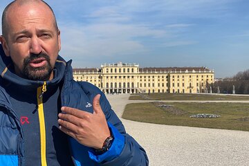 Guided Walking Tour of Schonbrunn Palace in Vienna