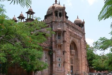 Private Tour: Chennai Sightseeing Including Fort St George and Government Museum