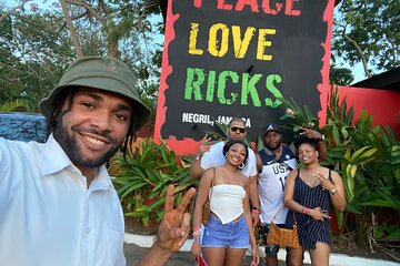 Private Tour from Montego Bay to Negril Beach & Rick’s Cafe 