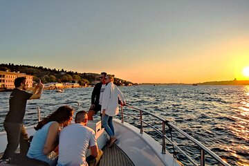 Istanbul Sunset Yacht Cruise on the Bosphorus