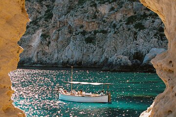 Private 2-Hour Sunset Tour of Cala Conta with Cava