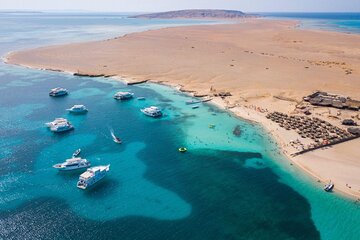 Hurghada Private Sunrise Quad Biking and Giftun Island Snorkeling