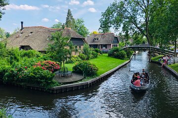 Private Tour to Zaanse Schans + Giethoorn with renting boat