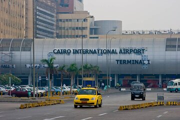 Private Transfer from Cairo Airport to Cairo and Giza Hotels