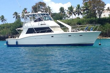 Private Cruise on a Hatteras 52