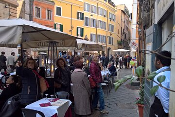 Hidden Rome walking tour at sunset