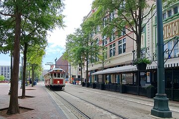 Walking and Trolley Tracks Tour in Memphis 