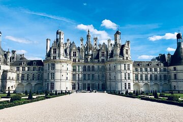 Chambord Castle Private Visit & Exclusive wine tasting from Tours