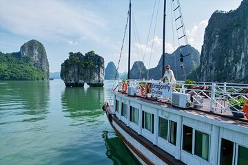 Private Transfer Hotel Pick Up for Small Group Halong Day Tour