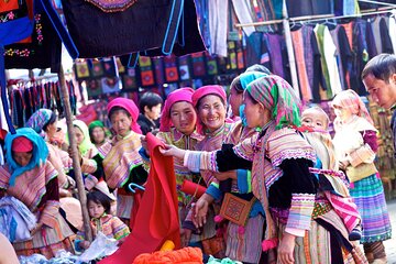 Sapa Bac Ha Market Tour by Bus (Hotel Overnight, Depart Saturday)